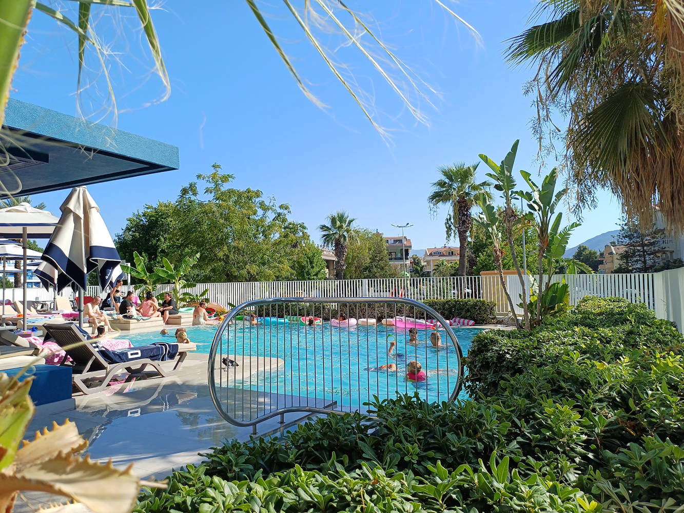 Aegean Princess Apartments Swimming Pool & Garden